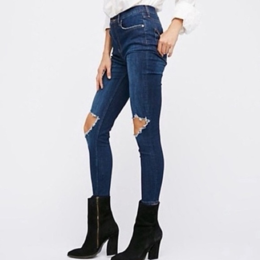 Free People Dark Wash High Rise Busted Knee Distressed Skinny Jean Size 31